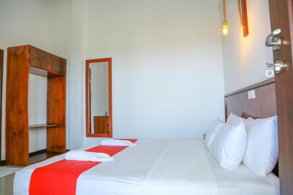 אונה ואטונה Sea Cloud Dalawella Hotel מראה חיצוני תמונה